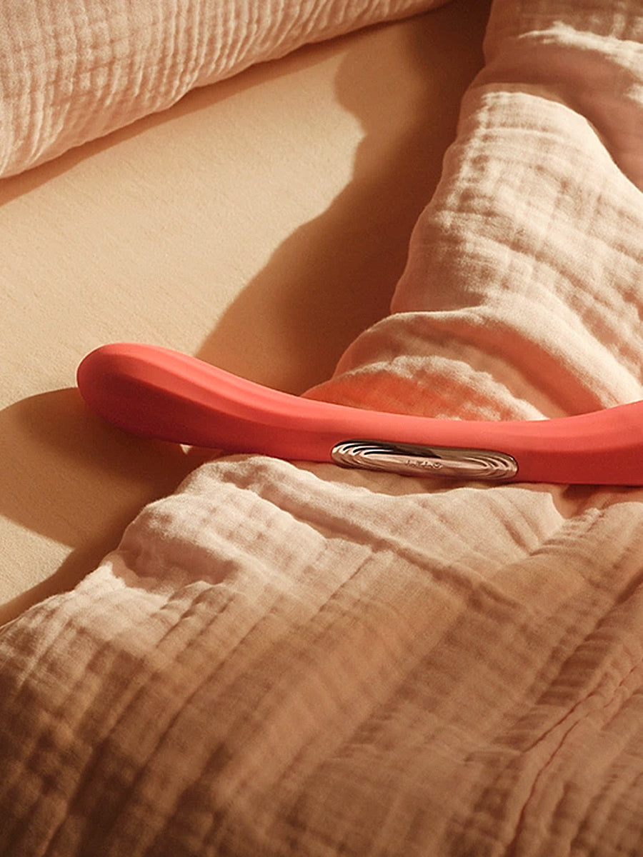 LELO Boomerang premium dual ended silicone intimate wellness device_04