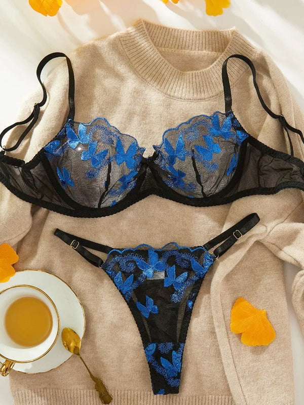 Dessous-Set aus Netzstoff mit Schmetterlingsstickerei